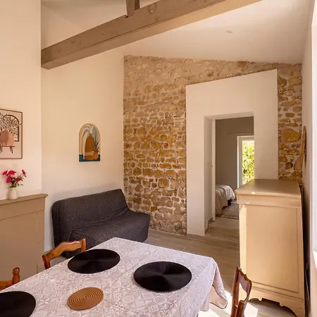 T2 Et Cour Privee 300 M Des Bains Thermaux Apartamento Rochefort (Charente-Maritime)